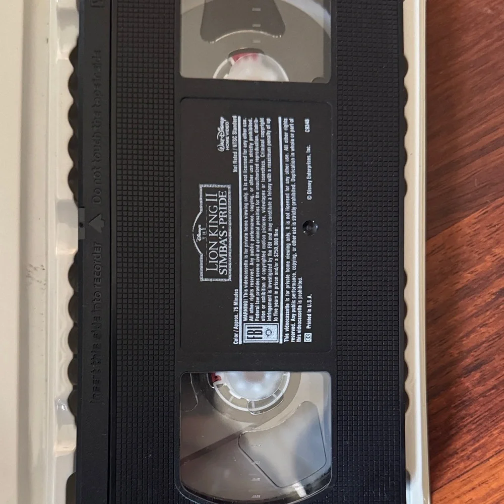 Disney The Lion King II: Simba's Pride Red VHS